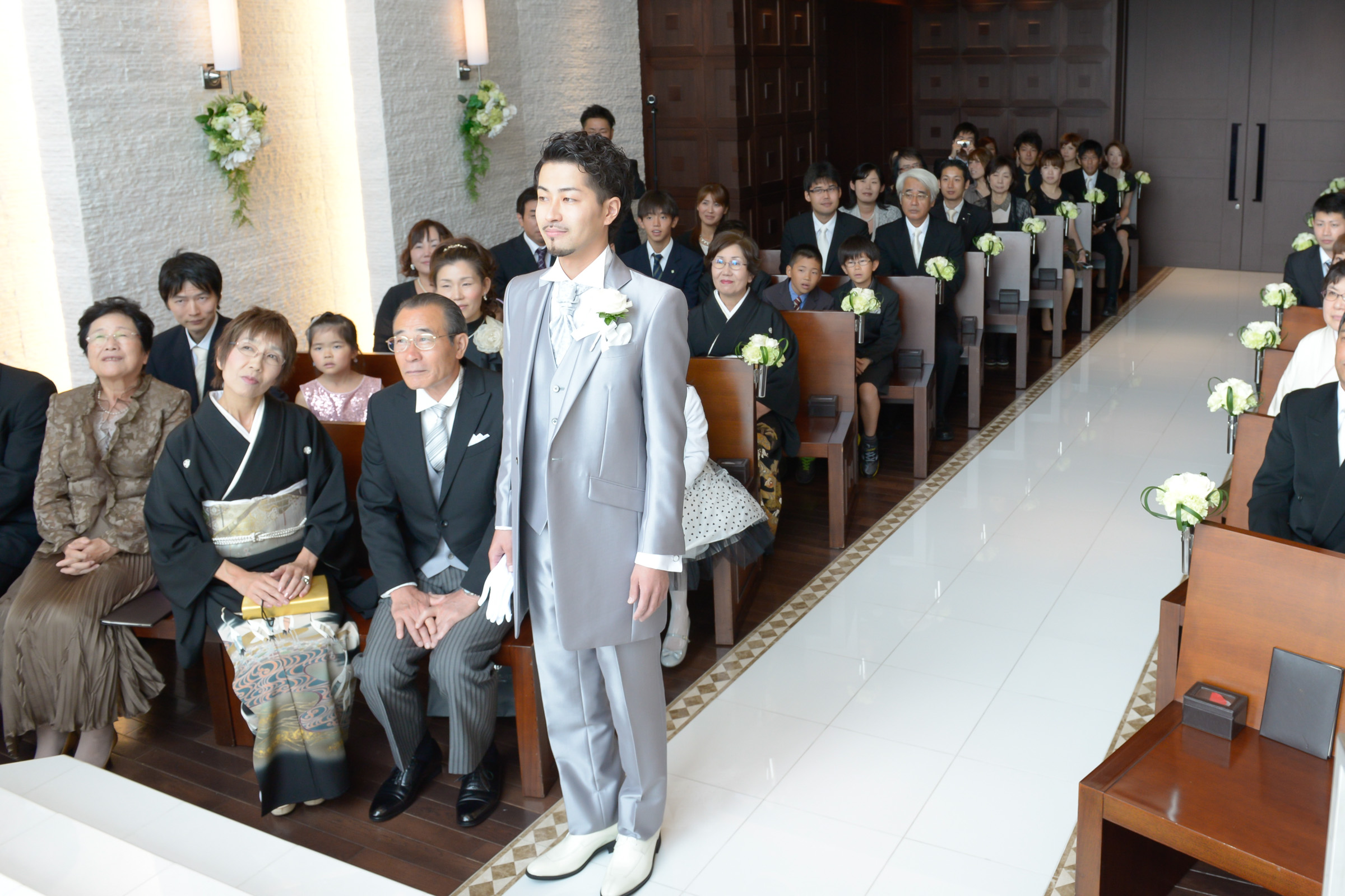 おしゃれで温かい結婚式 横浜の結婚式場 ラグナスイート新横浜 ホテル ウエディング